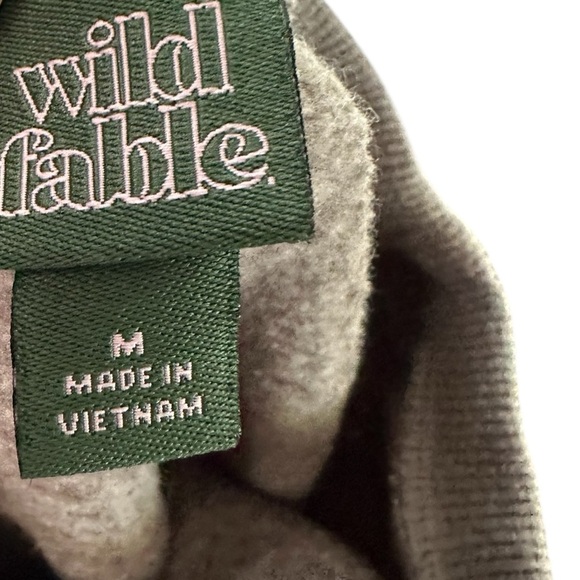 Wild Fable Gray Cropped Crewneck Sweatshirt Women’s Medium Fleece Pullover - Picture 4 of 5